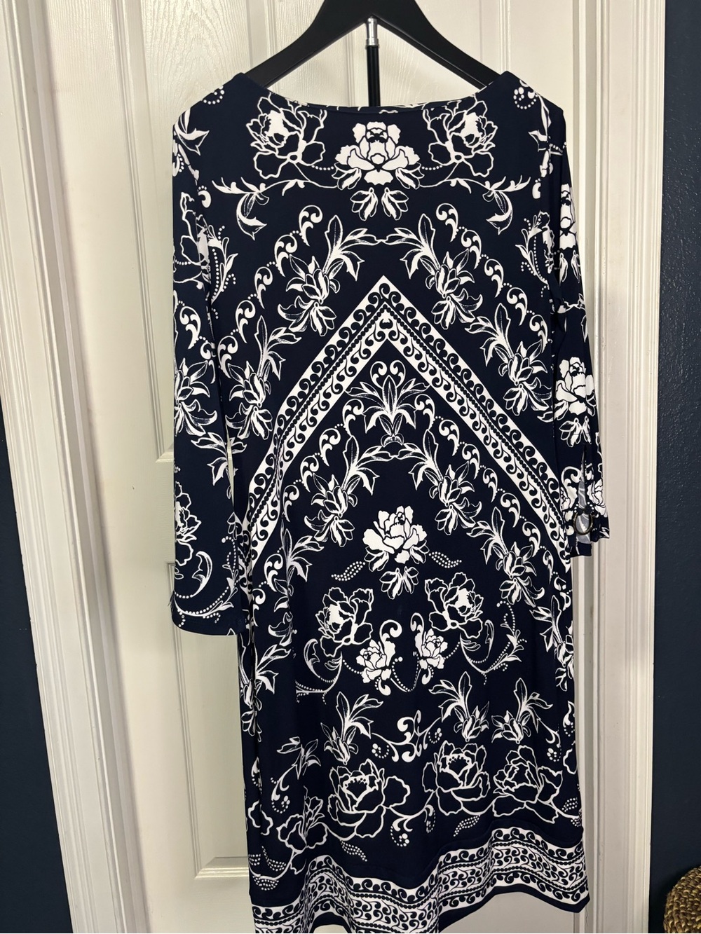 JM Collection Black and White Floral Long-Sleeve Shift Dress - Picture 5 of 6